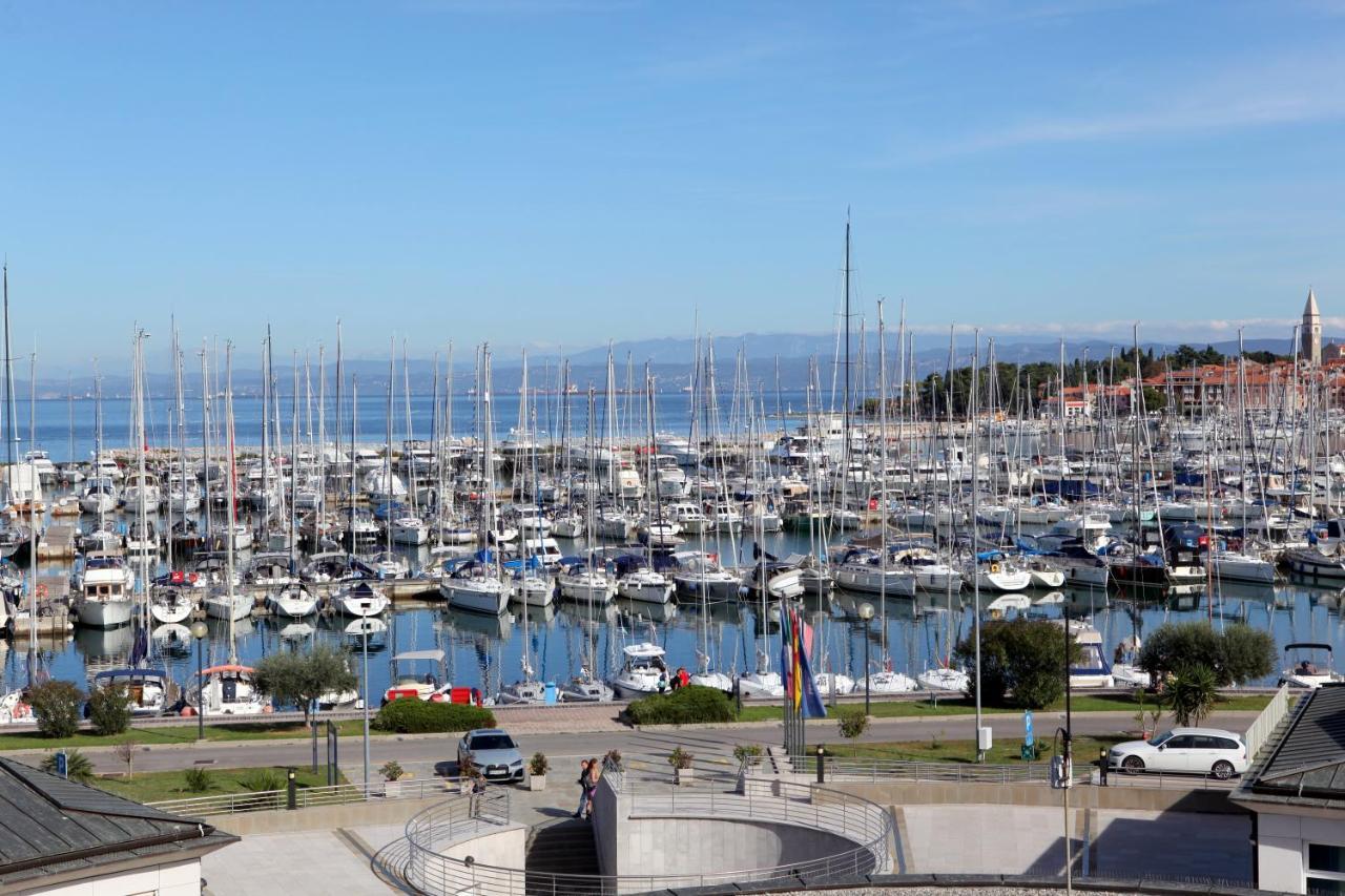 Luxury Marina View Apartment إيزولا المظهر الخارجي الصورة