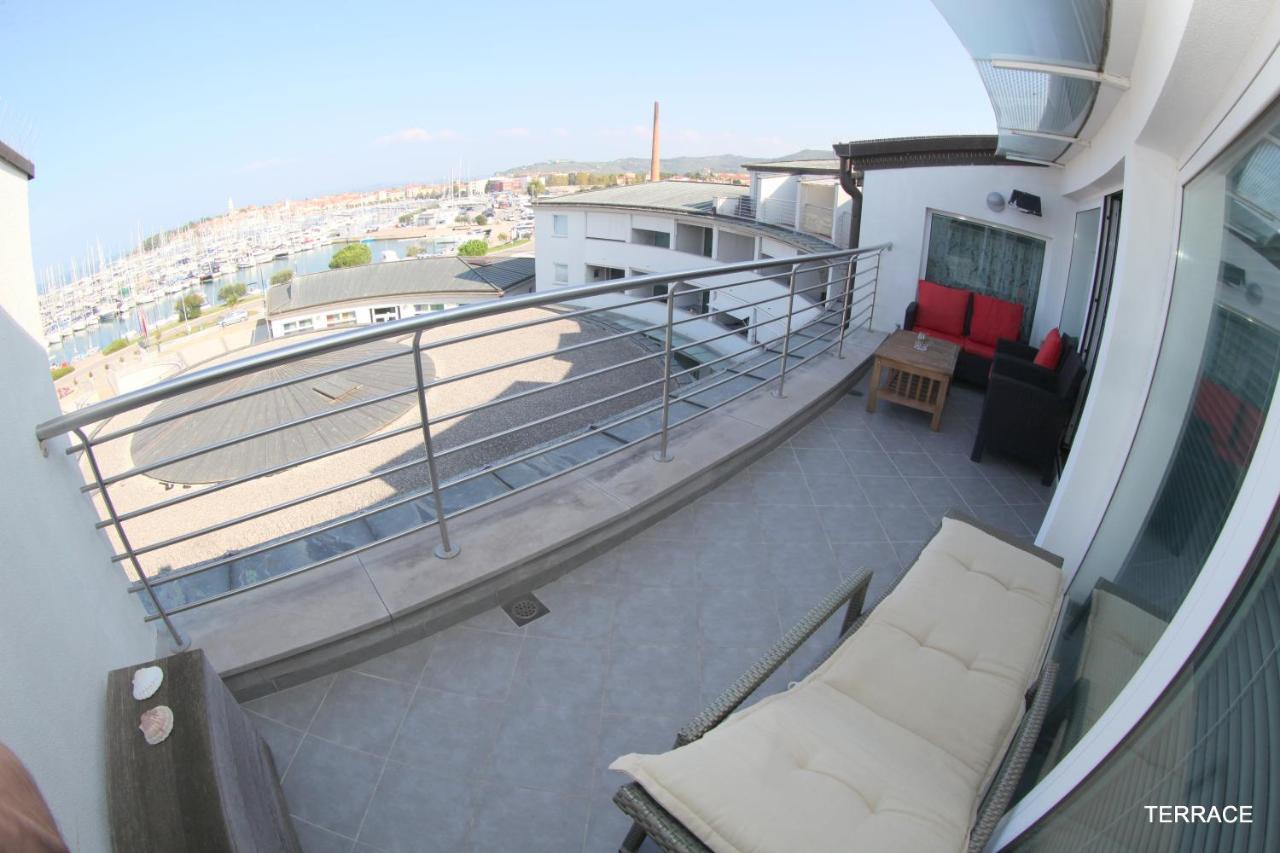 Luxury Marina View Apartment إيزولا المظهر الخارجي الصورة