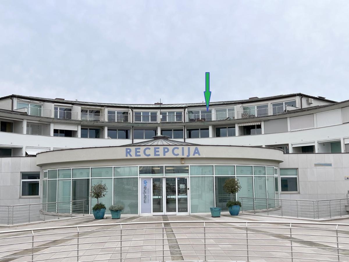 Luxury Marina View Apartment إيزولا المظهر الخارجي الصورة